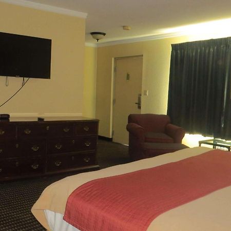Travelodge By Wyndham Stratton Kültér fotó