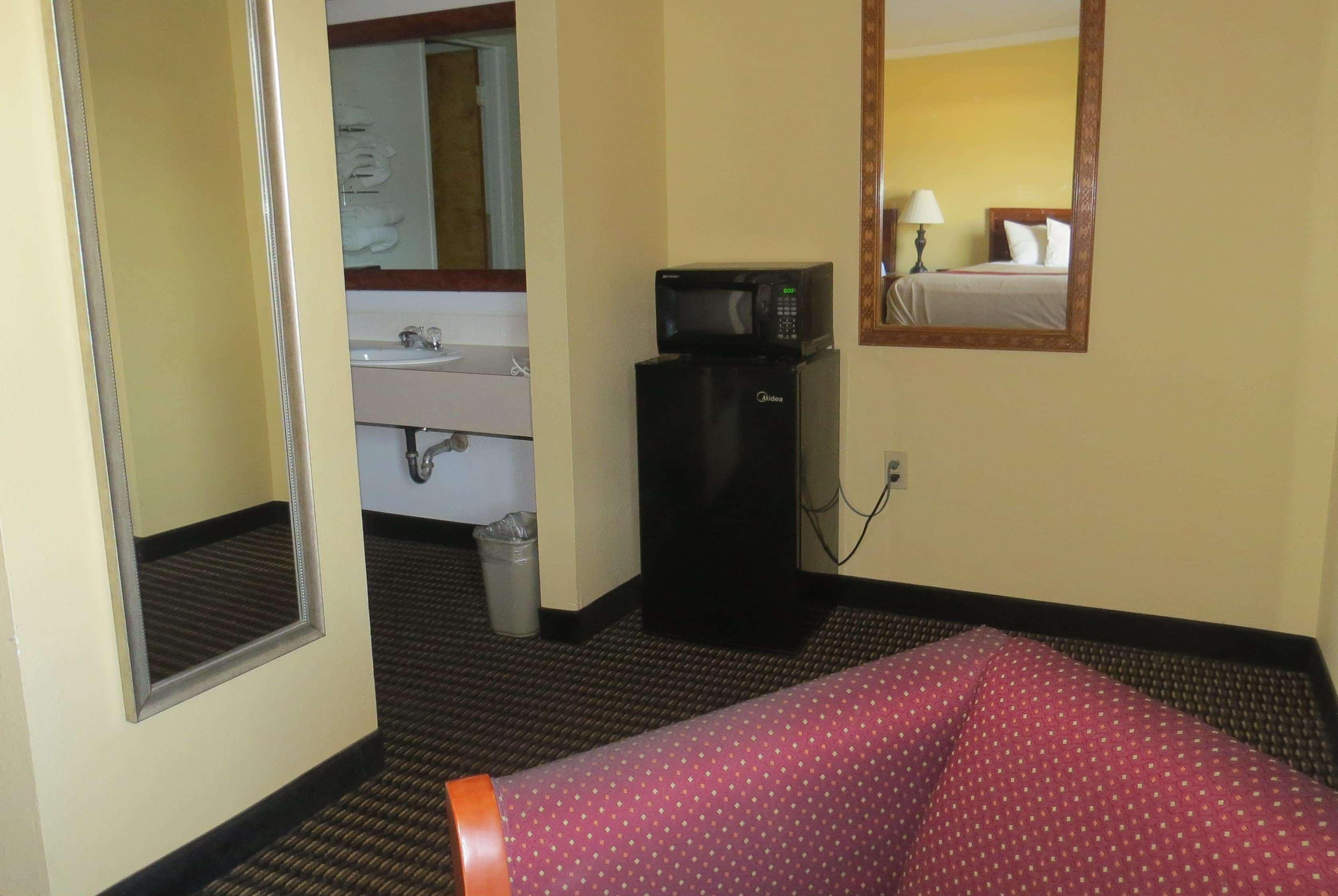 Travelodge By Wyndham Stratton Kültér fotó