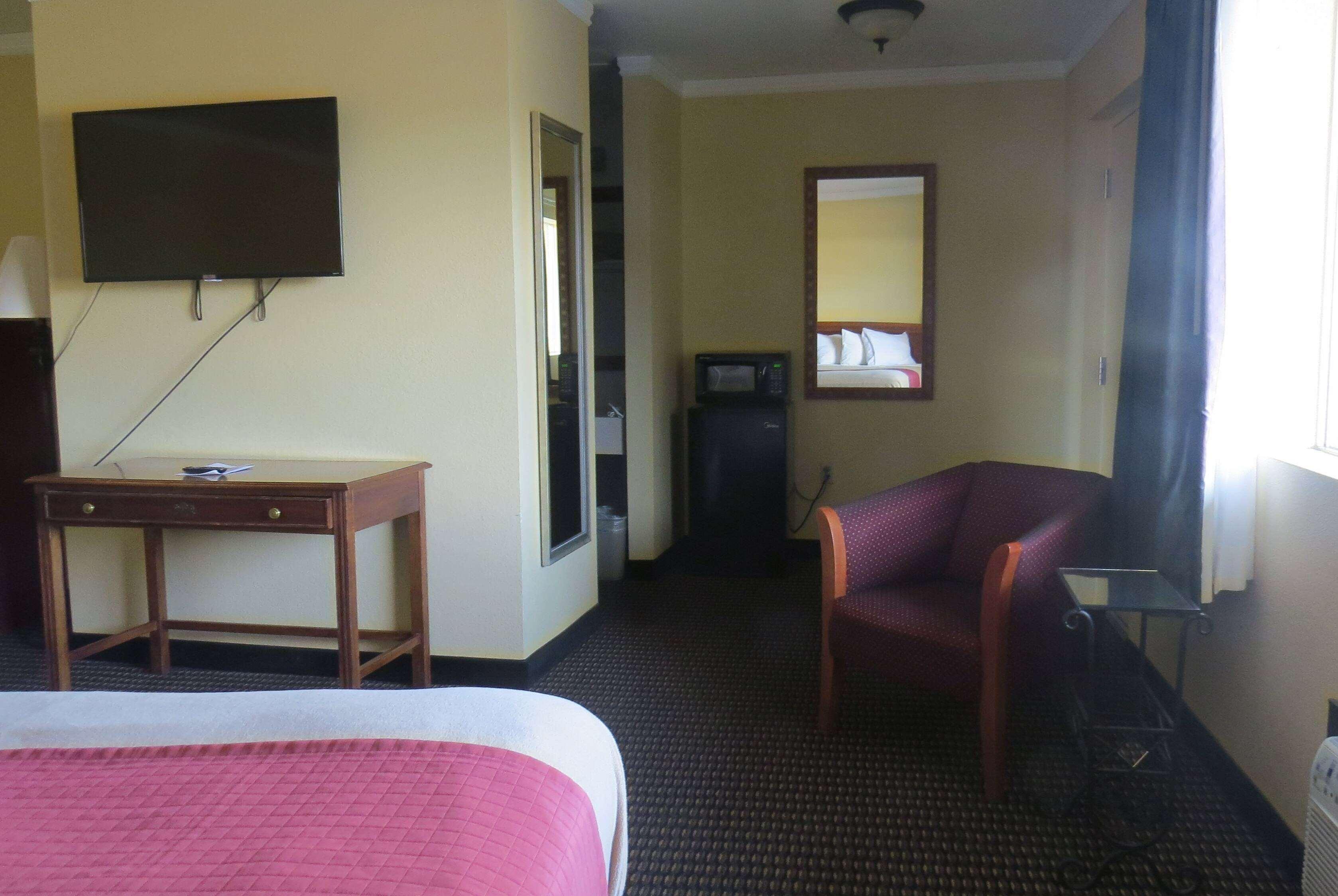 Travelodge By Wyndham Stratton Kültér fotó