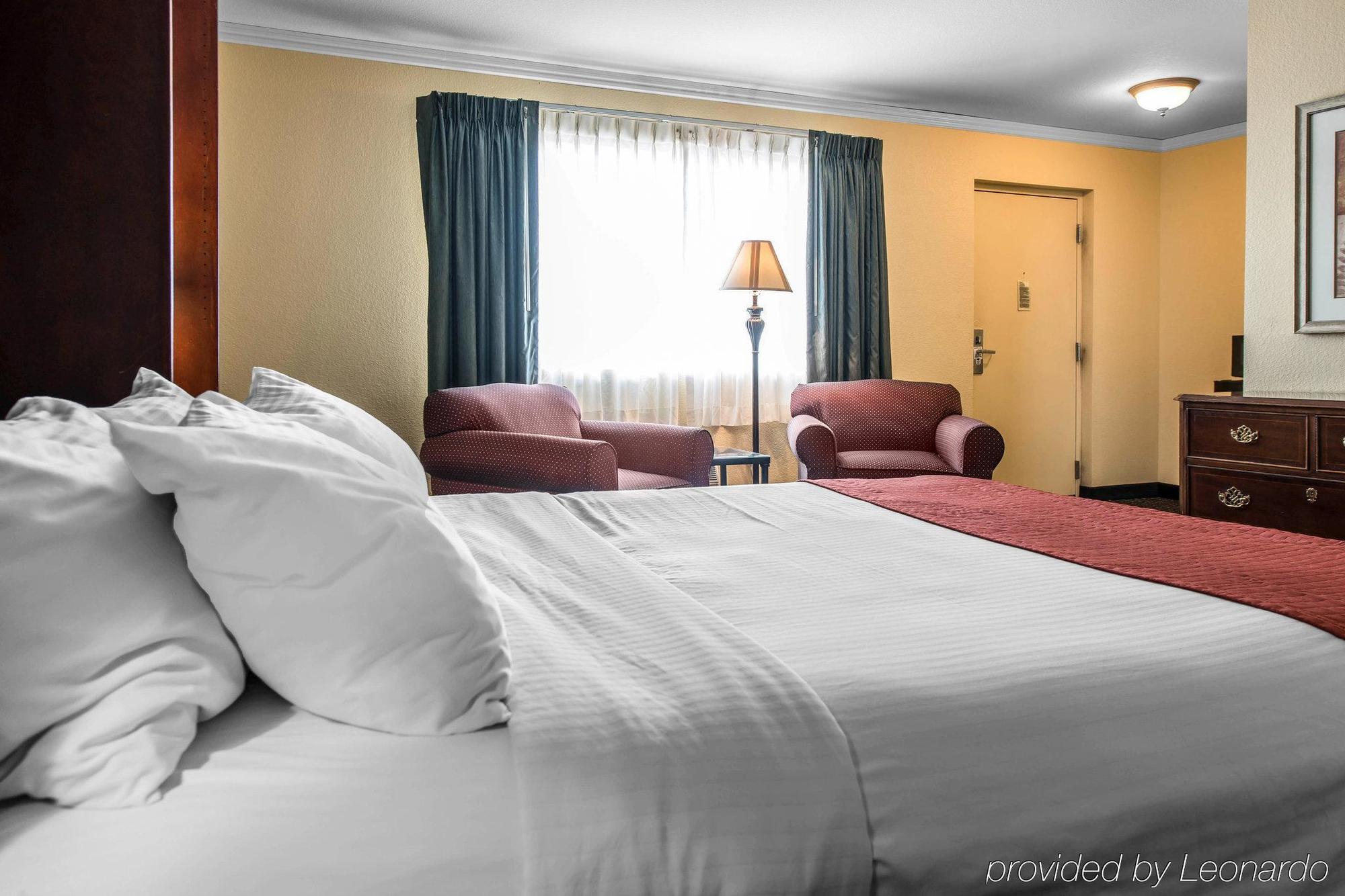 Travelodge By Wyndham Stratton Kültér fotó