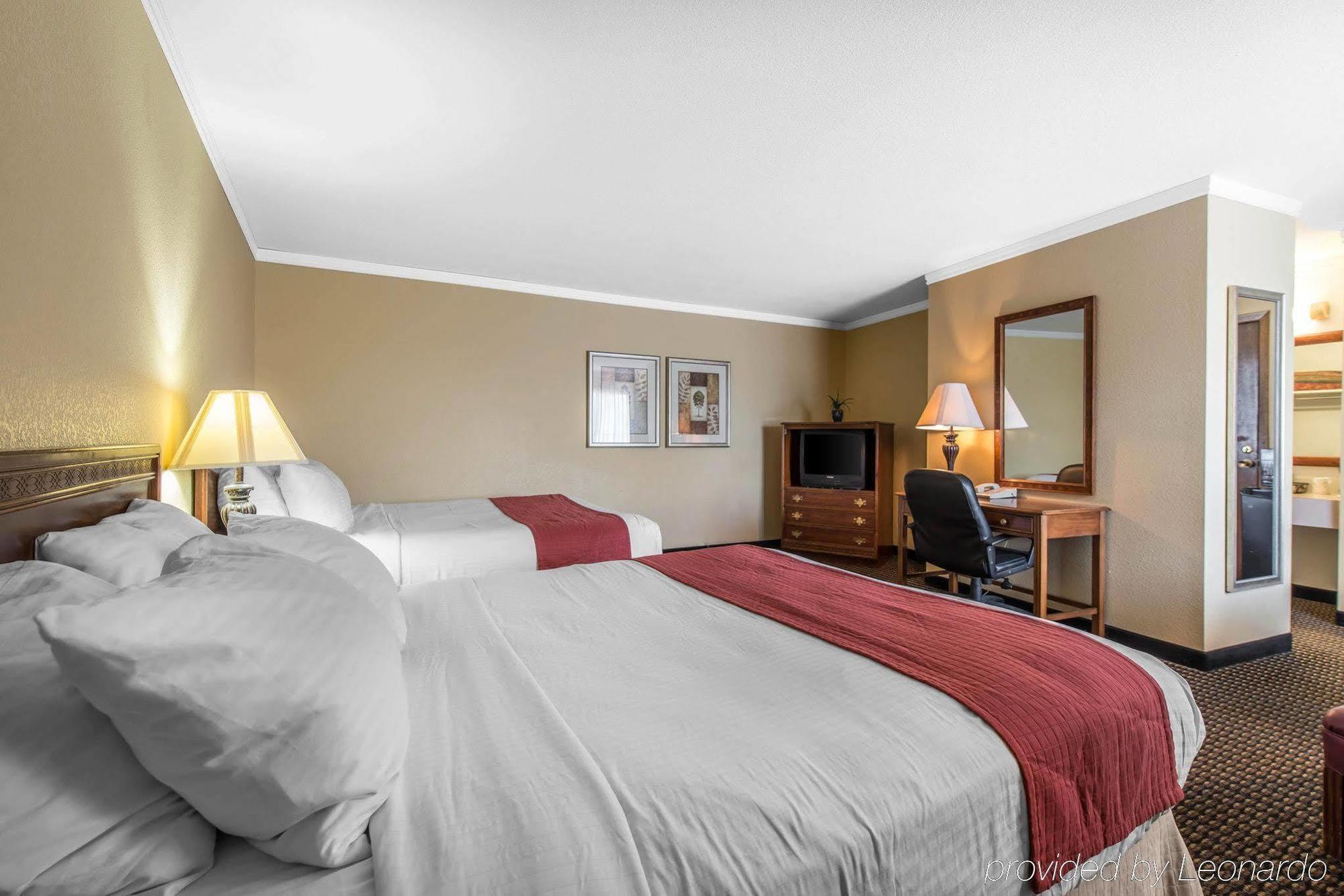 Travelodge By Wyndham Stratton Kültér fotó